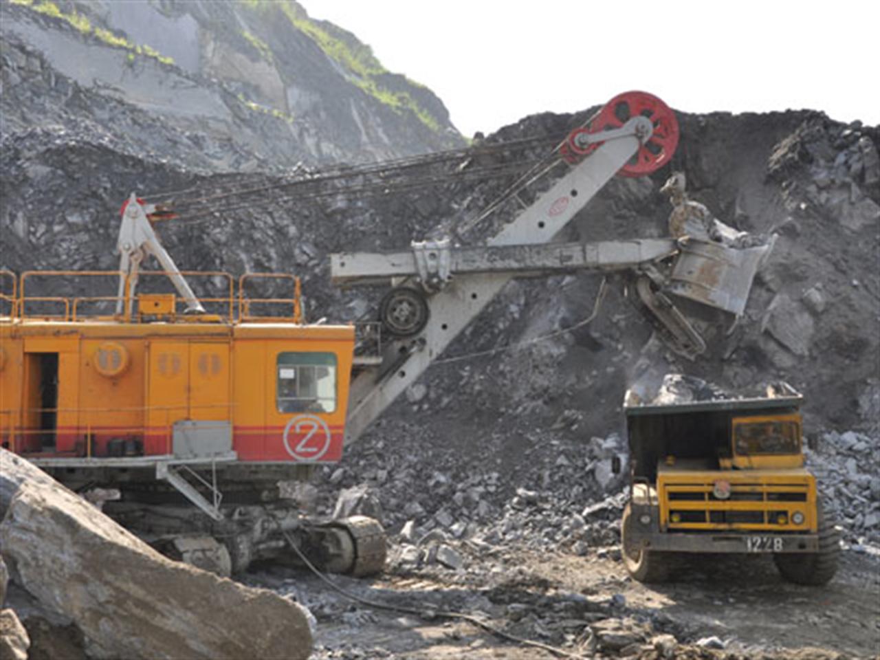 Apatit Việt Nam: Giữ vững vị trí ngọn cờ đầu