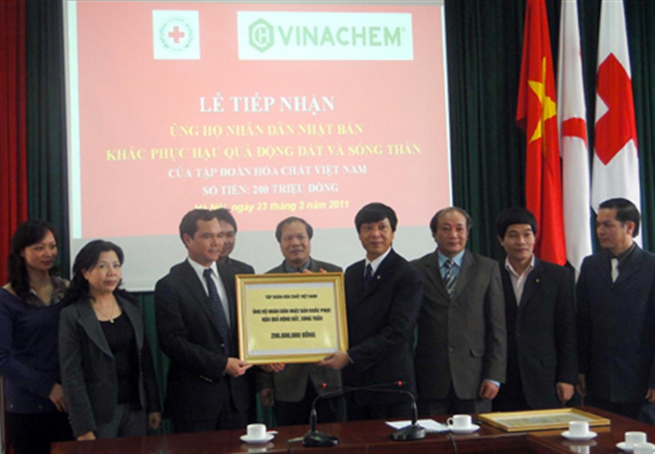 VINACHEM ủng hộ nhân dân Nhật Bản thông qua Hội chữ Thập đỏ Việt Nam