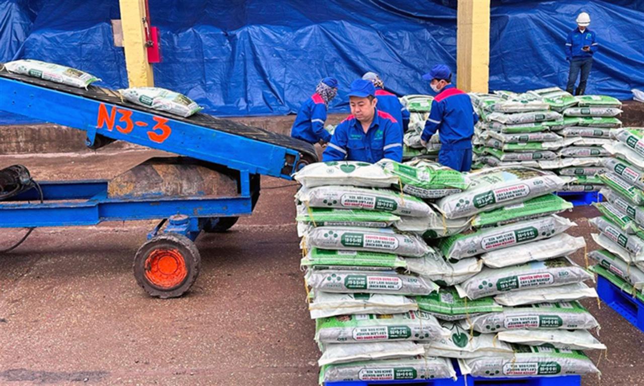 Áp thuế GTGT để tạo cạnh tranh công bằng cho phân bón nội