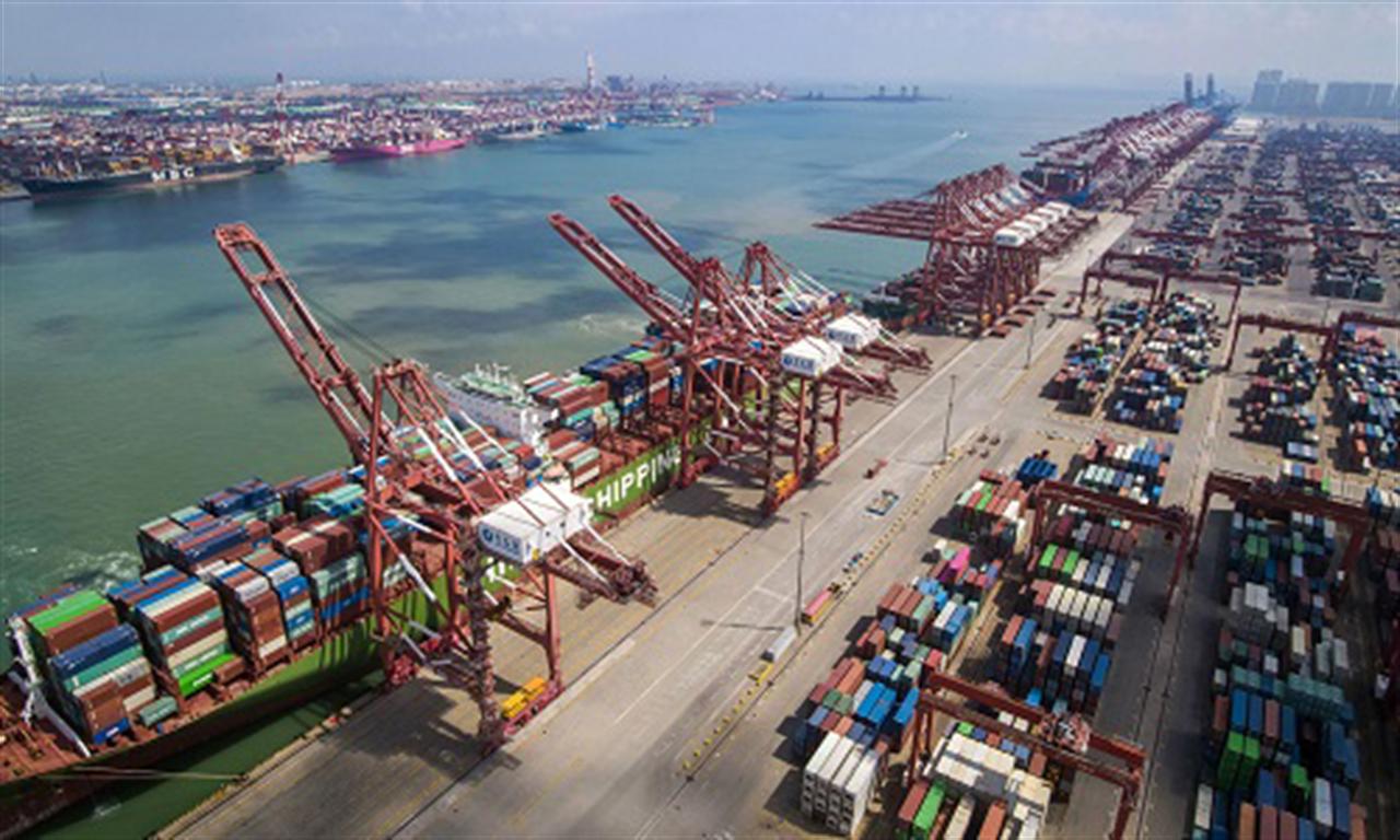 IMF lowers 2023 world growth forecast by 0.1 points to 2.8%