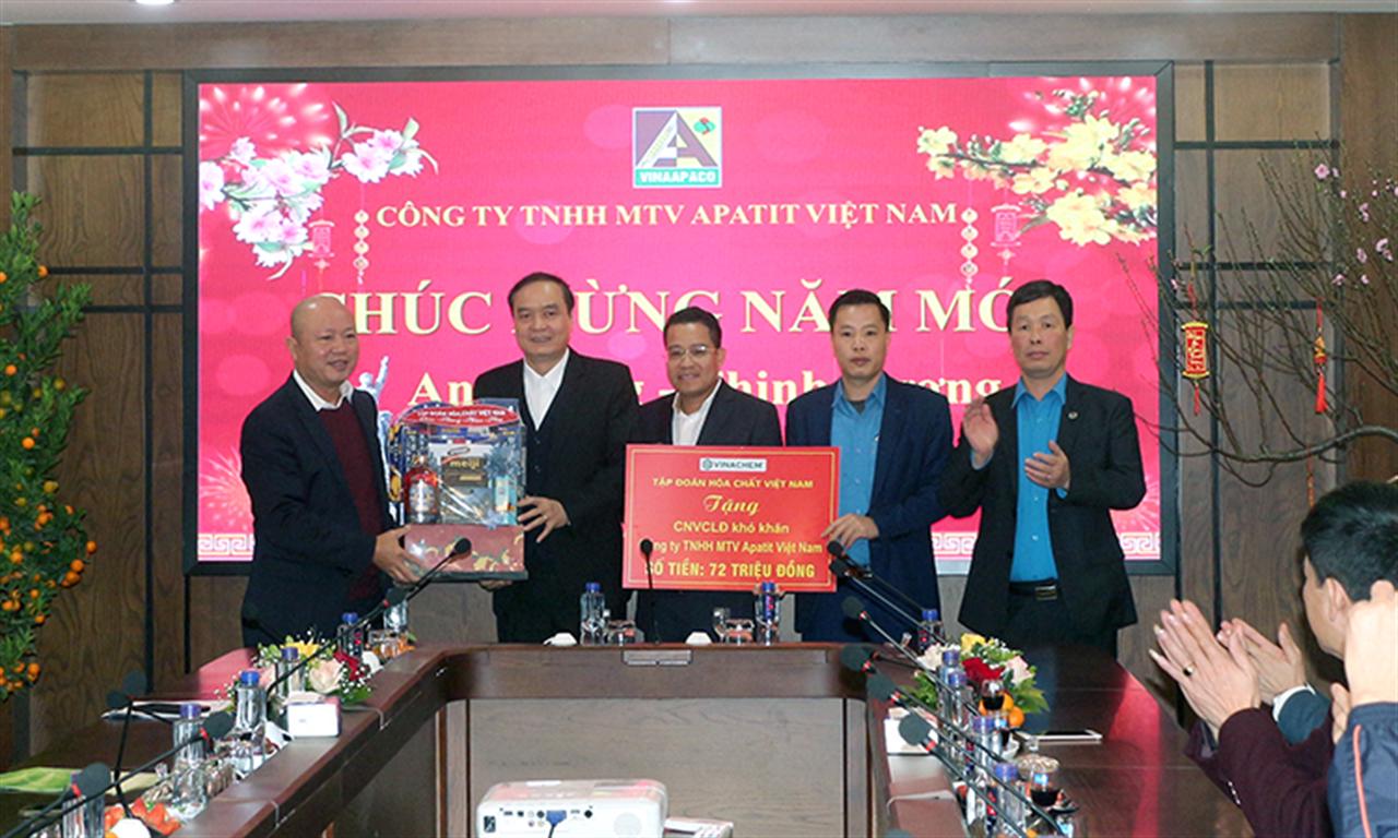 Đồng chí Bí thư Đảng ủy, Chủ tịch HĐTV Tập đoàn thăm, chúc Tết CBCNV Cty TNHH MTV Apatit Việt Nam và Công ty CP DAP số 2 – VINACHEM