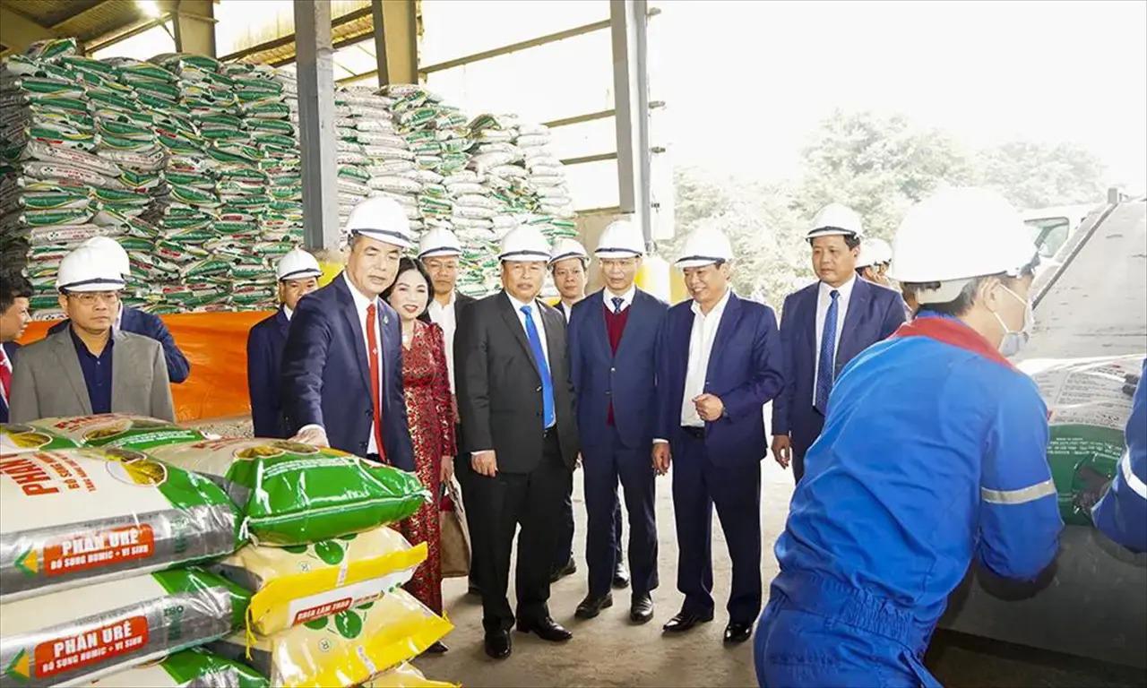 Supe Lam Thao Launches New Fertilizer Products for 2026: Affirming a Green, Bio-based, and Sustainable Development Strategy