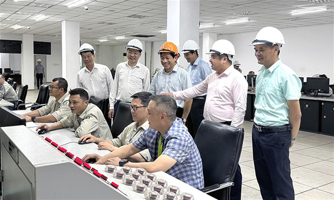 Công ty CP Phân đạm và Hóa chất Hà Bắc đón lô sản phẩm urê đầu tiên sau ngày dừng máy bảo dưỡng, sửa chữa lớn