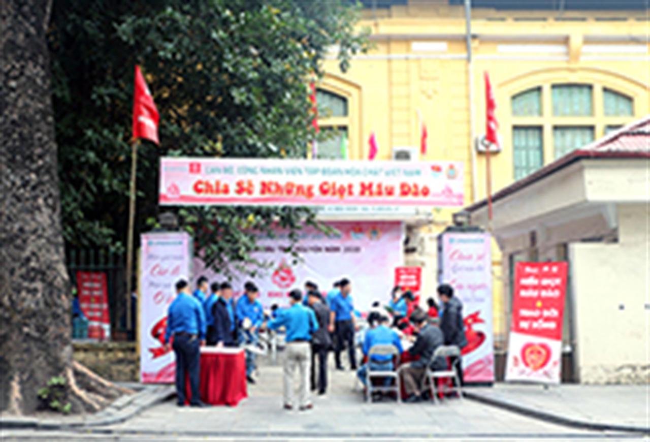 VINACHEM chung tay hiến máu tình nguyện