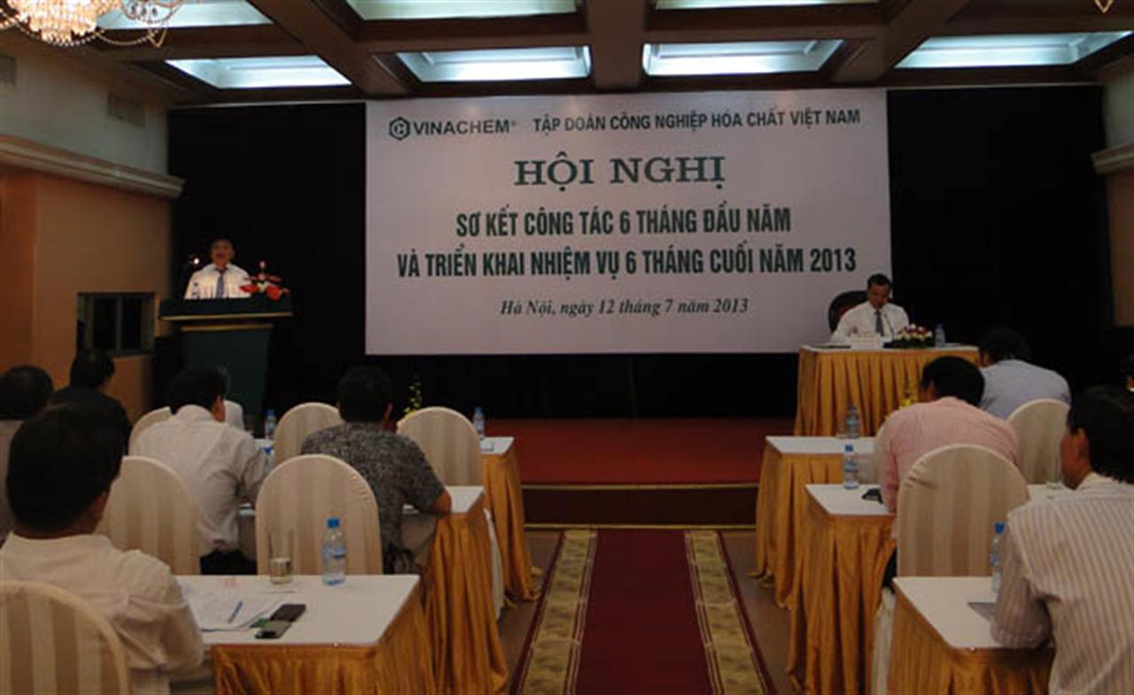 VINACHEM: Hội nghị sơ kết công tác 6 tháng đầu năm