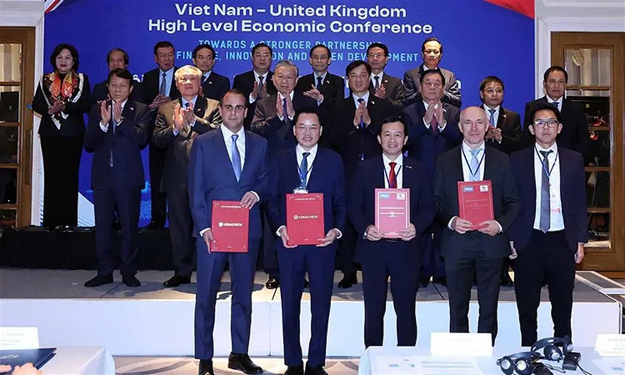 VINACHEM SIGNS COOPERATION AGREEMENT WITH ROBERTET GROUP (UNITED KINGDOM)