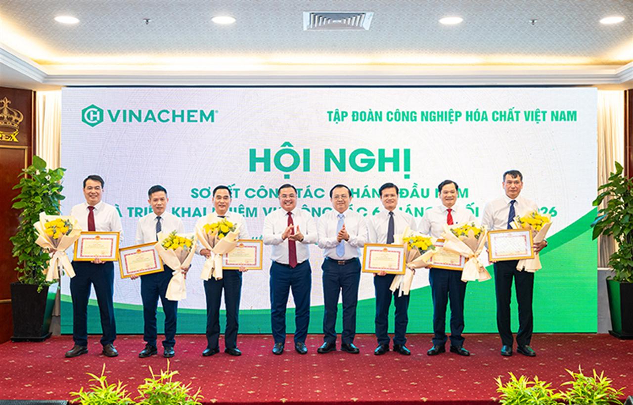 Vinachem Achieves Double-Digit Growth in First Half of 2026, Expands Focus on High-Tech and International Cooperation