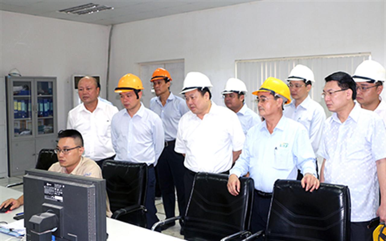 Chủ tịch UBQLV Nhà nước tại DN làm việc tại Công ty CP DAP - VINACHEM