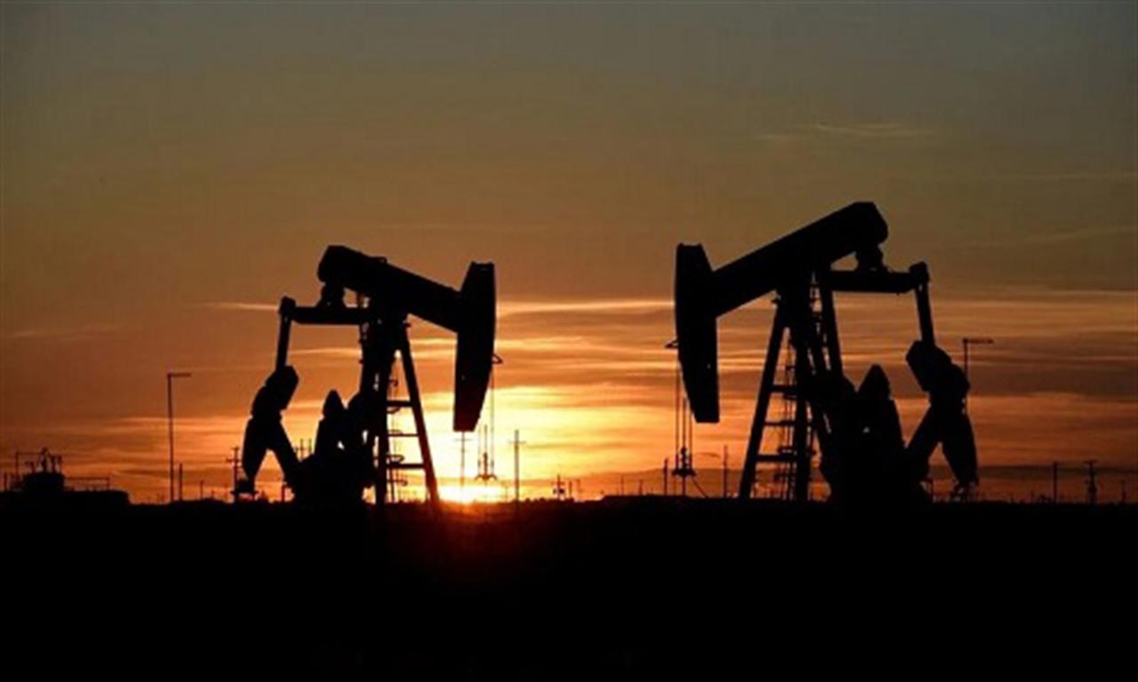 Oil prices drop 20%, expenditures rise 26%