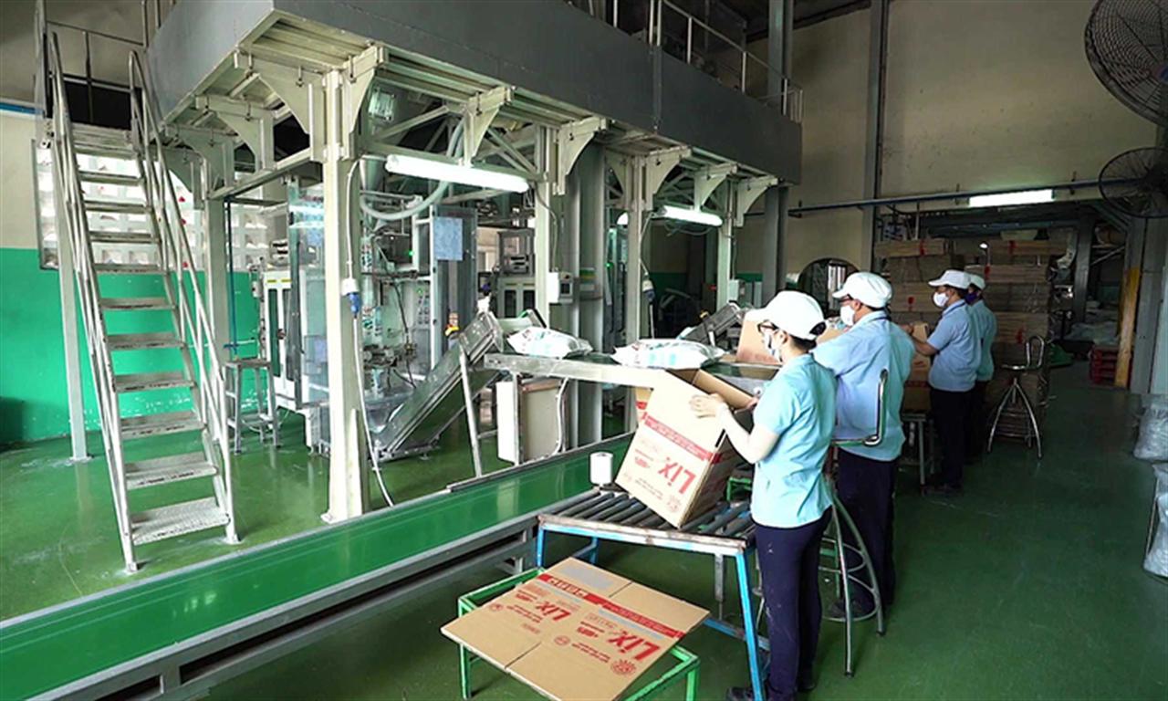 Hãng bột giặt hơn 50 năm tuổi, sản xuất nhãn hàng riêng cho Co.op Mart, Mega Market, Lotte, Bách Hóa Xanh,... kinh doanh ra sao?