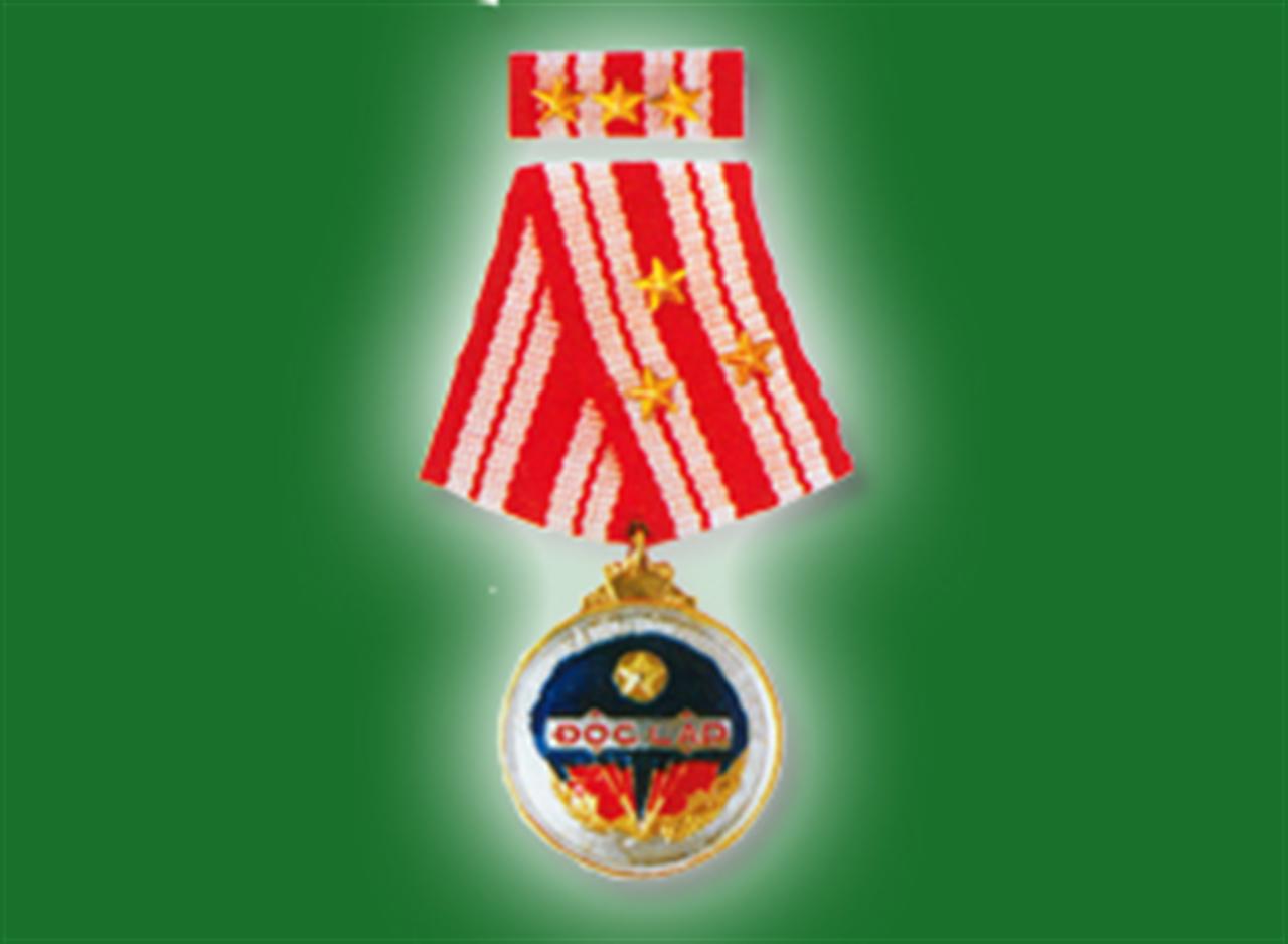 Chủ tịch nước tặng thưởng Huân chương Độc lập cho 2 tập thể thuộc Tập đoàn Hoá chất Việt Nam