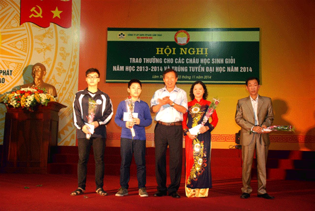 Hội nghị tuyên dương, khen thưởng con CB CNLĐ Công ty CP Supe Phốt phát và Hóa chất Lâm Thao