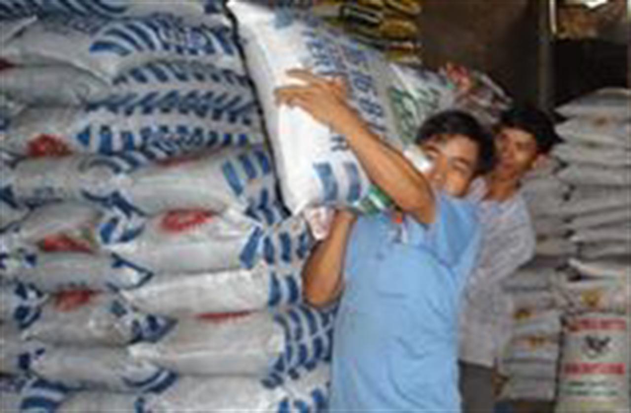 Phân bón tồn kho cao, Chính phủ xem xét tăng thuế nhập khẩu