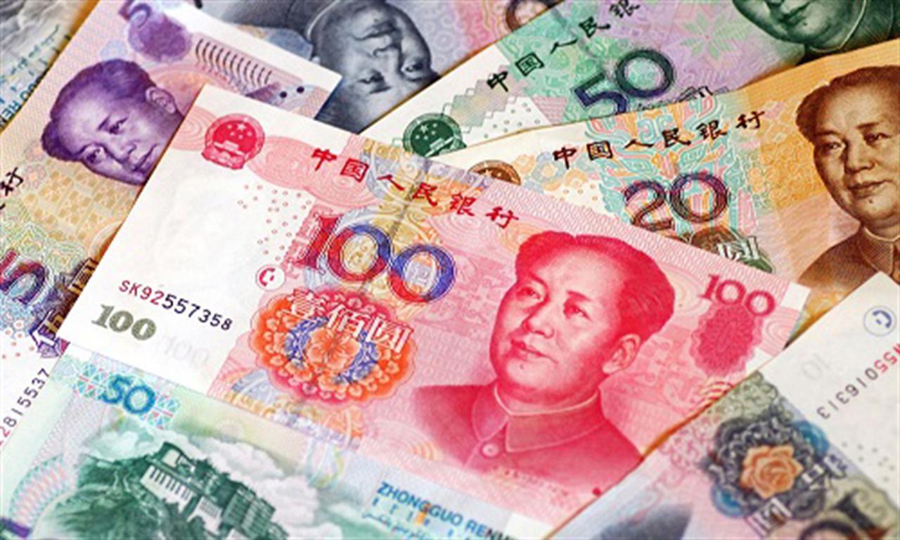 Renminbi falls to lowest level since 2008 as dollar strengthens