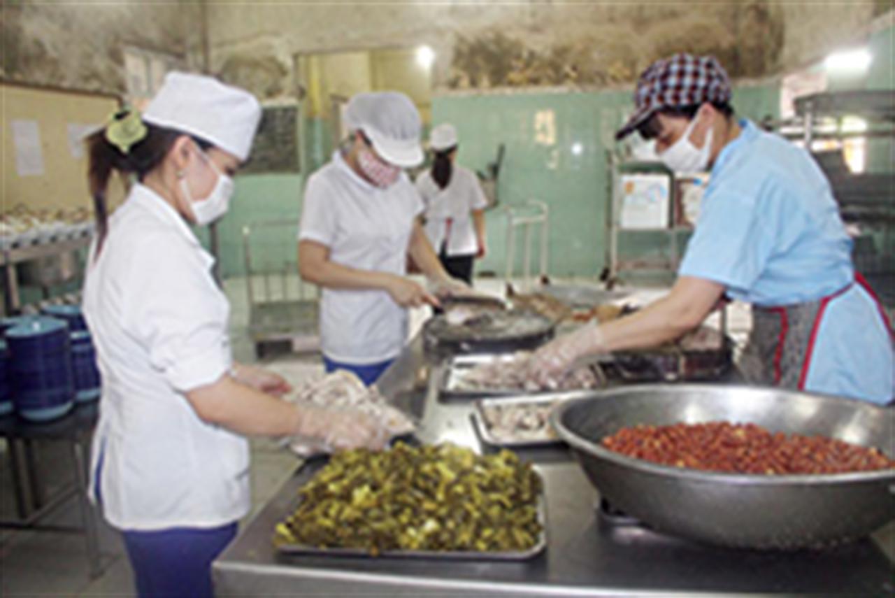 Supe Lâm Thao nỗ lực chăm sóc sức khỏe cho người lao động