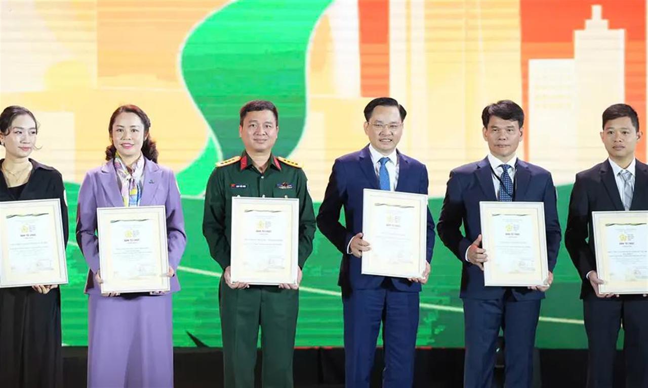 Tập đoàn Hóa chất Việt Nam đạt Giải thưởng “Không gian trưng bày tiêu biểu” tại Hội chợ Mùa Thu năm 2025