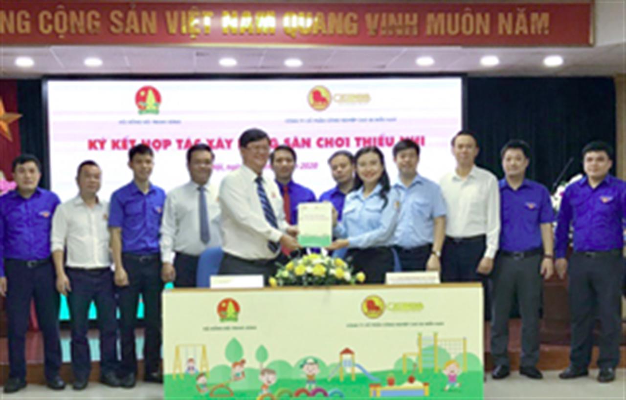 Ký kết thỏa thuận hợp tác xây dựng 45 sân chơi thiếu nhi trị giá 10 tỷ đồng