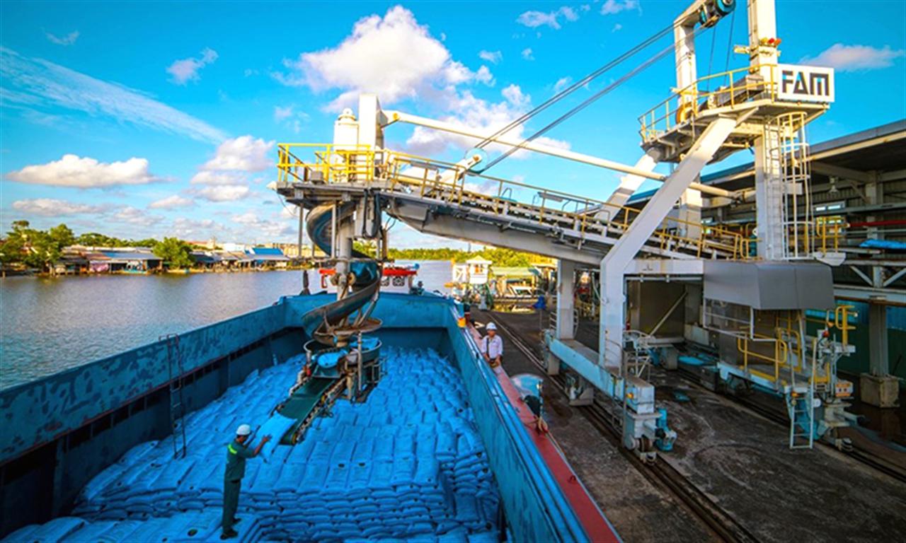 Nhập khẩu phân bón 2 tháng đầu năm 2023 giảm mạnh