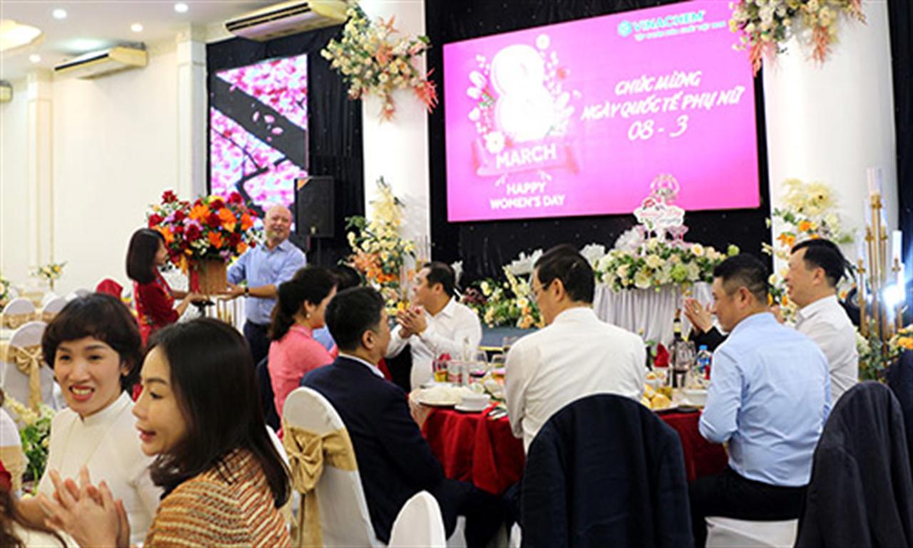 Gặp mặt nữ CBNV Công ty mẹ - Tập đoàn Hóa chất Việt Nam chúc mừng ngày Quốc tế Phụ nữ 08/3