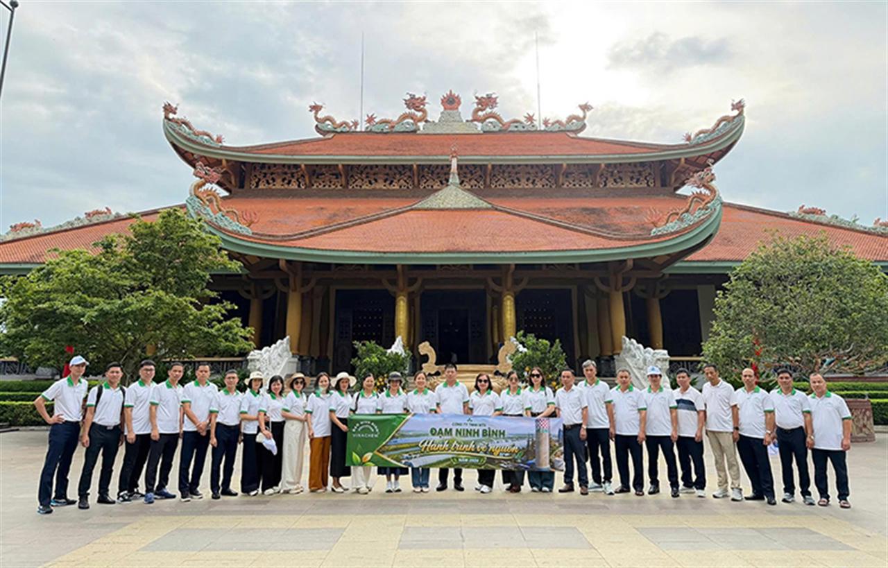 Ninh Binh Nitrogenous Fertilizer Limited Company Organizes 2026 “Journey to the Roots” Program for Staff and Party Members