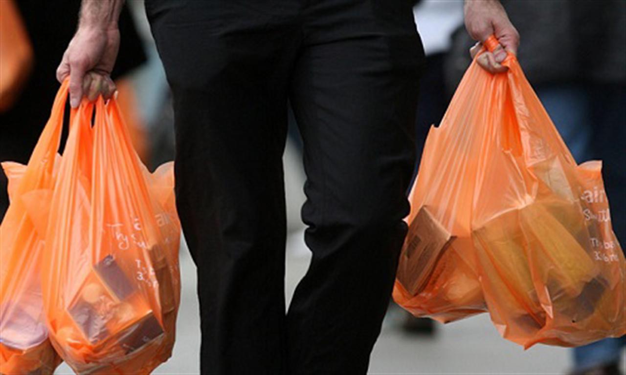 Vietnam to ban disposable plastic bags at supermarkets from 2026