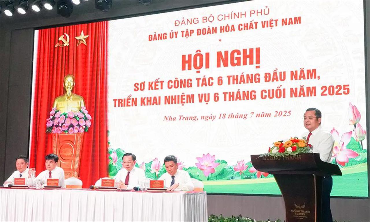 Đảng ủy VINACHEM: Sơ kết 6 tháng đầu năm, triển khai nhiệm vụ 6 tháng cuối năm 2025
