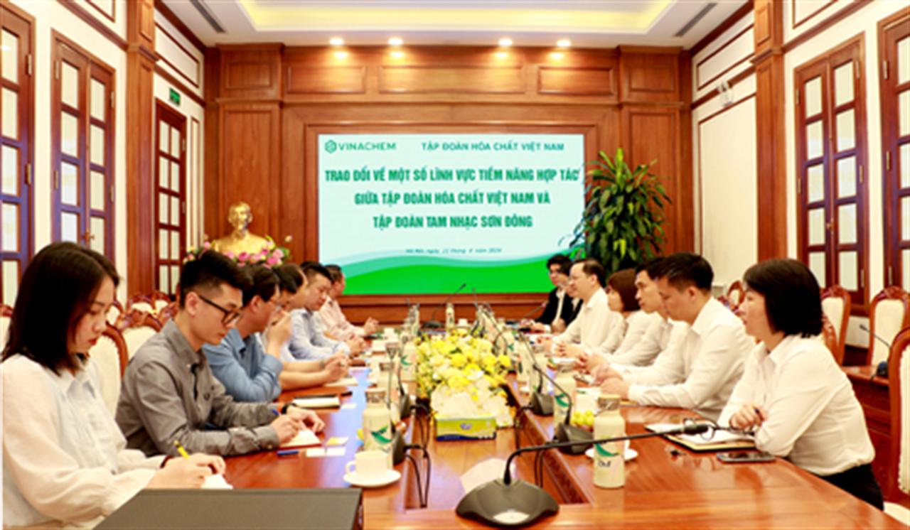 Tập đoàn Hóa chất Việt Nam tiếp và làm việc với Tập đoàn Tam Nhạc Sơn Đông
