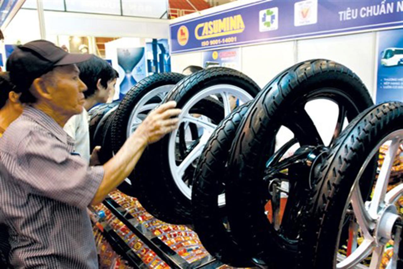 Thị trường vỏ xe: Lăn theo bánh xe ngoại