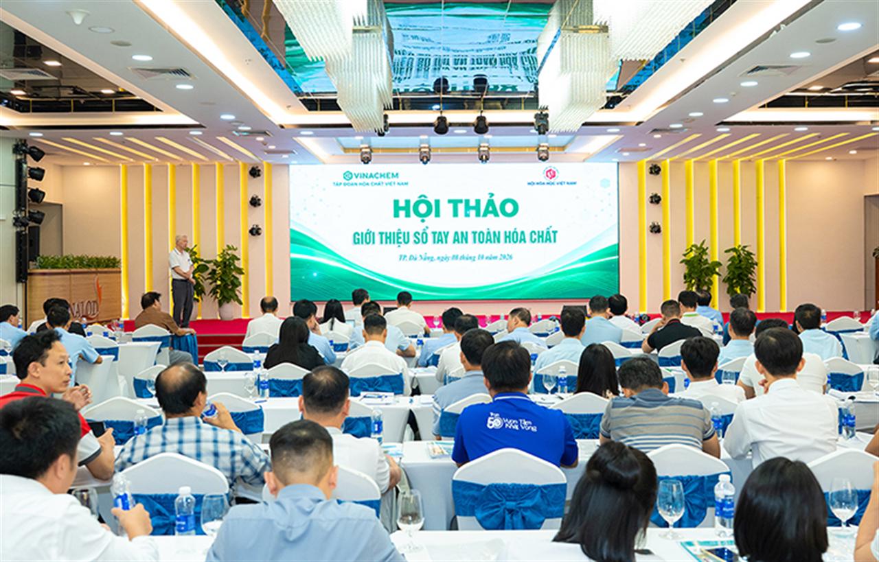 Vinachem Collaborates with the Vietnam Chemical Society to Develop Chemical Safety Handbook
