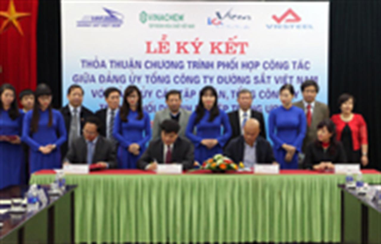 Đảng ủy VINACHEM ký kết thỏa thuận phối hợp công tác với Đảng ủy Tổng Công ty Đường sắt VN