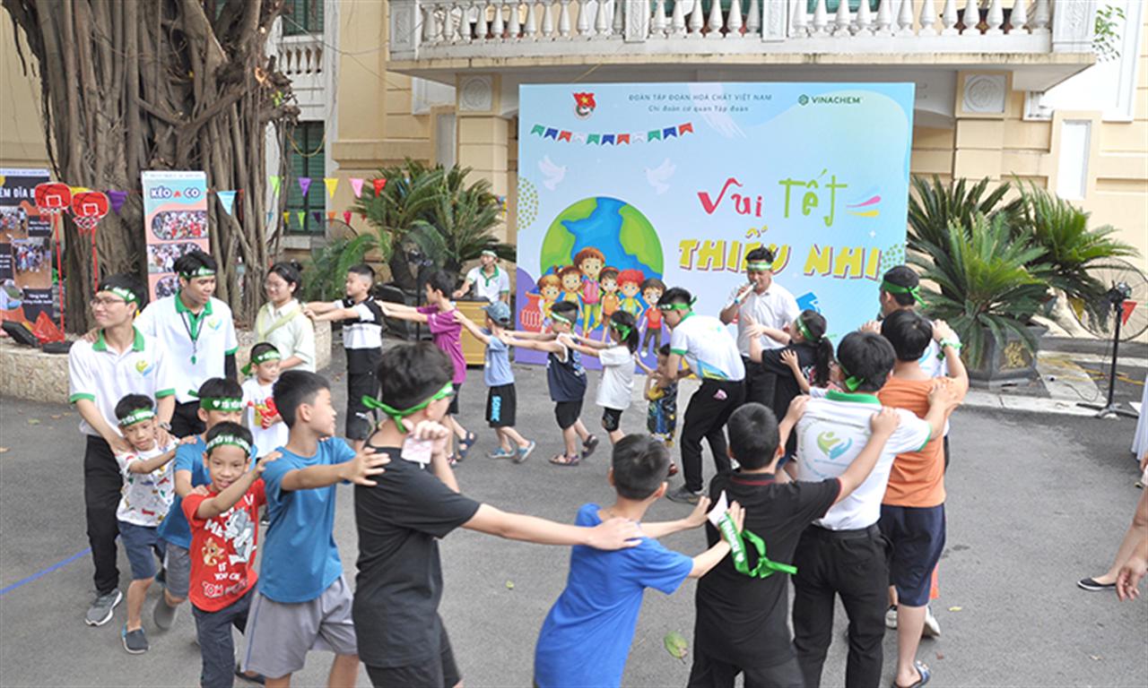 Chi đoàn Cơ quan Tập đoàn Hoá chất Việt Nam tổ chức Ngày hội thiếu nhi