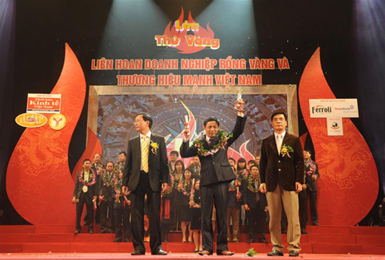 Niferco đón nhận danh hiệu “Thương hiệu mạnh Việt Nam”
