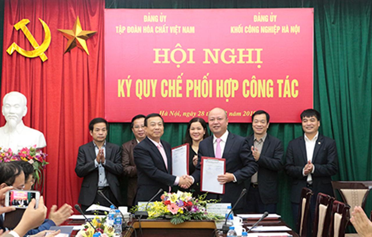 Ký Quy chế phối hợp công tác giữa Đảng ủy Tập đoàn HCVN và Đảng ủy Khối CNHN