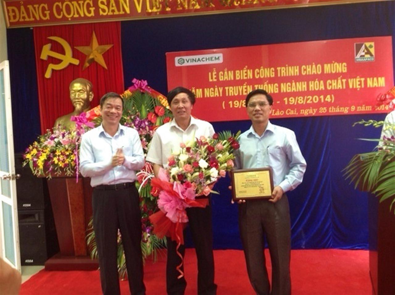 Tập đoàn Hoá chất Việt Nam tổ chức gắn biển công trình Nhà máy tuyển Bắc Nhạc Sơn