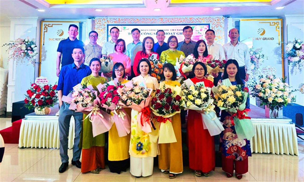 [Tin ảnh] Apatit Việt Nam: Nhiều hoạt động ý nghĩa nhân ngày 8/3