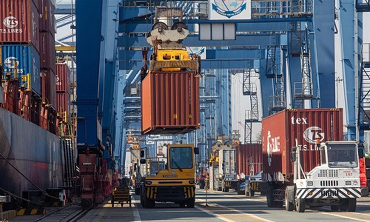 Bright spots in four-month economic picture