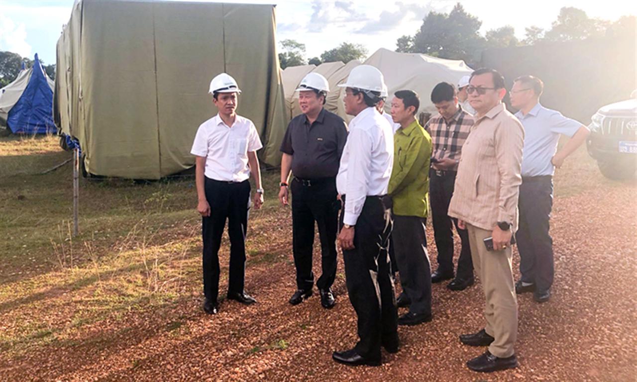 Chủ tịch Nguyễn Hoàng Anh làm việc với Bí thư, Tỉnh trưởng tỉnh Khammouane và khảo sát hiện trường Dự án muối mỏ kali tại Lào