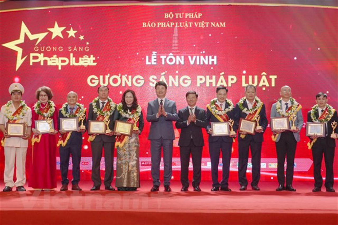 Tổng giám đốc Tập đoàn Hoá chất Việt Nam được vinh danh “Gương sáng pháp luật” năm 2023