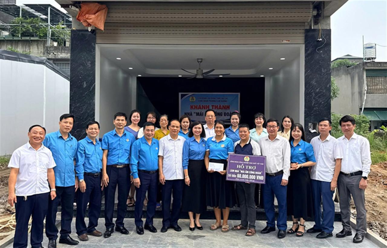 Tập đoàn Hóa chất Việt Nam hỗ trợ 60 triệu đồng xây dựng nhà ở cho gia đình khó khăn tại Lào Cai