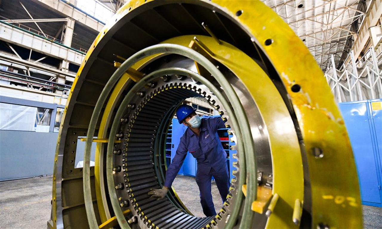 China's industrial recovery gaining steam despite profits dip