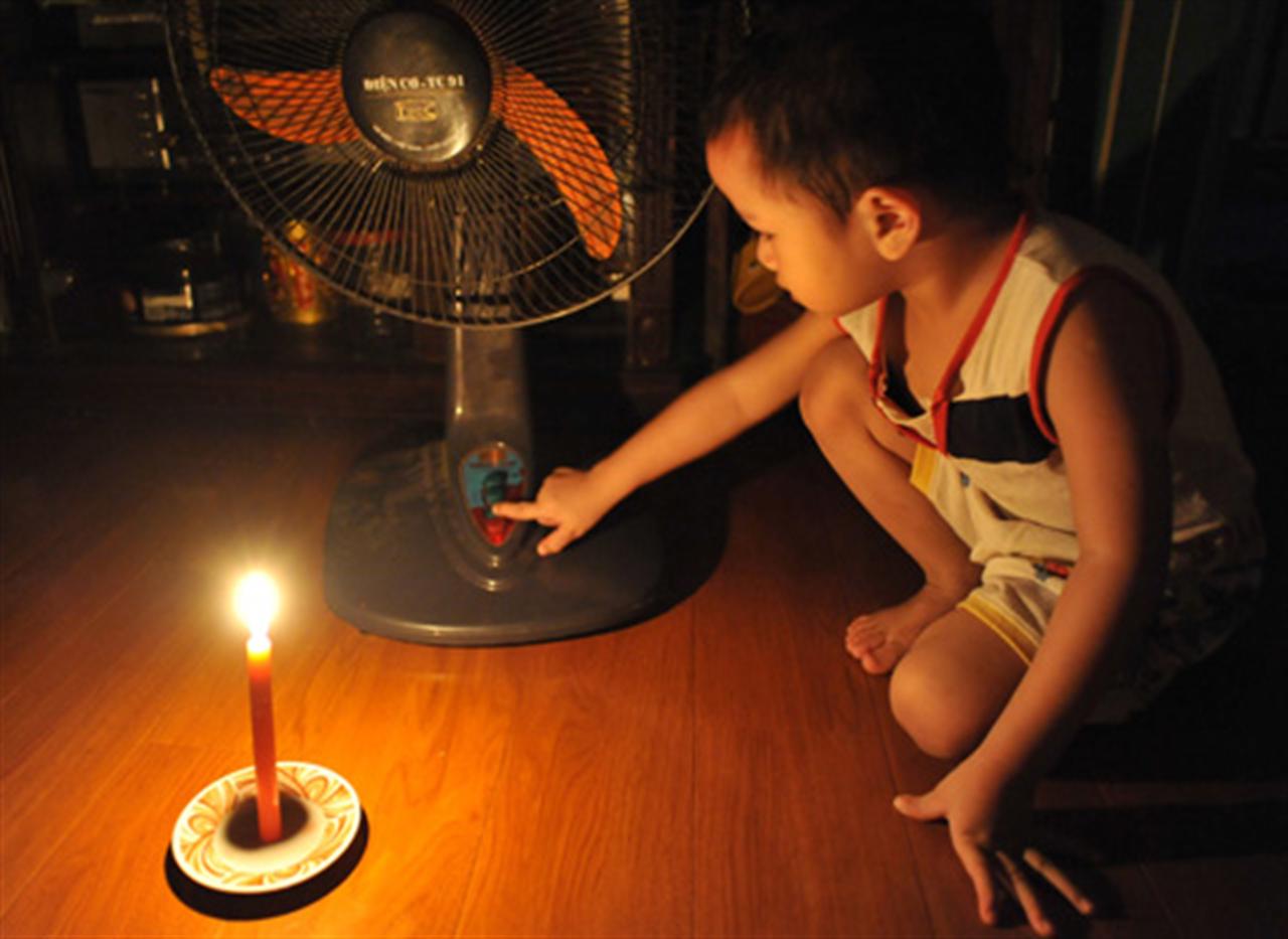 Đến lượt EVN đòi tăng giá điện theo thị trường