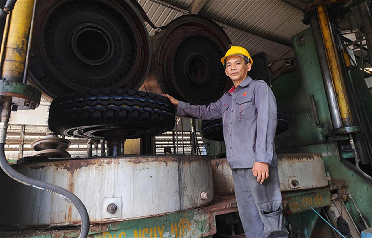 Công nhân lao động xuất sắc Quý II/2026: Anh Nguyễn Ngọc Thắng, công nhân lưu hóa lốp, Xưởng Sản xuất, Xí nghiệp Cao su Bình Lợi, Công ty Cổ phần Công nghiệp Cao su Miền Nam