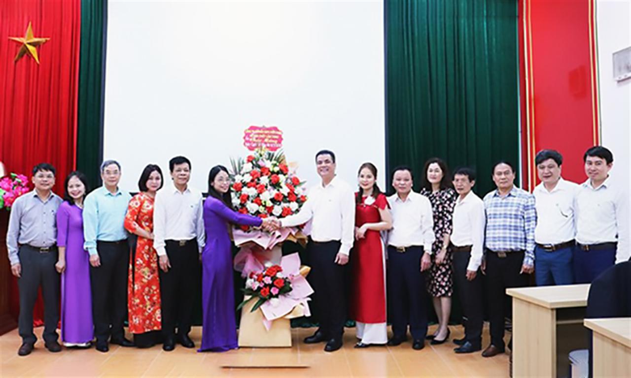 Nữ công nhân Supe Lâm Thao phát huy vai trò trong xây dựng doanh nghiệp vững mạnh