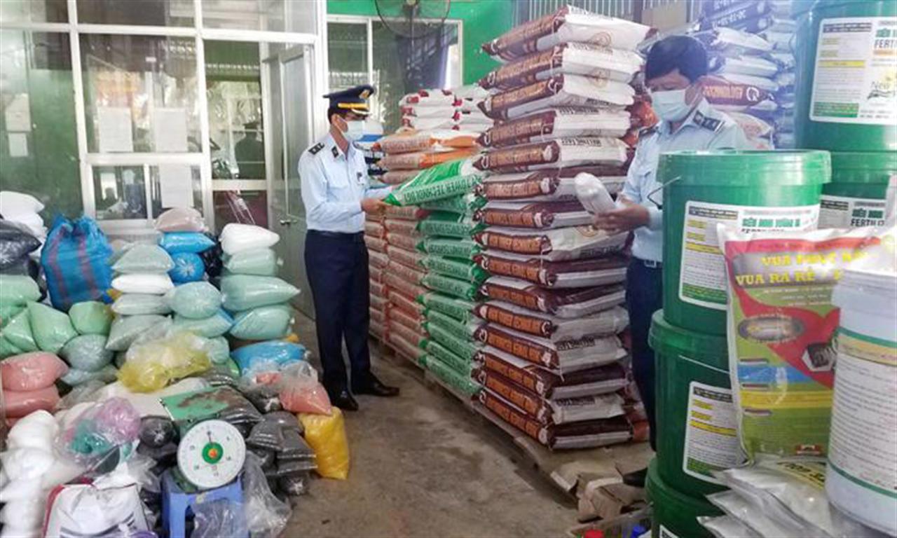 Thị trường phân bón dịp cuối năm: Nhiều áp lực tăng giá