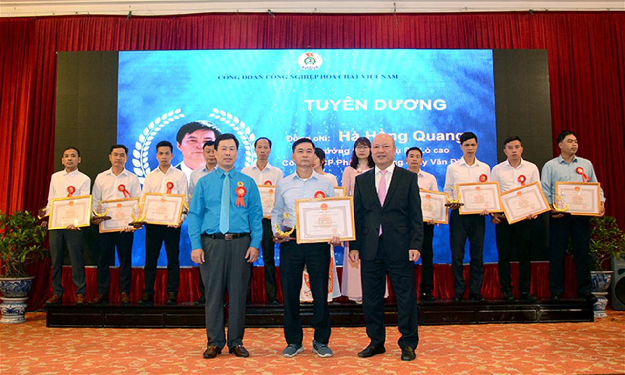 Công đoàn Công nghiệp Hóa chất Việt Nam Tuyên dương Lao động giỏi, Nữ cán bộ quản lý giỏi