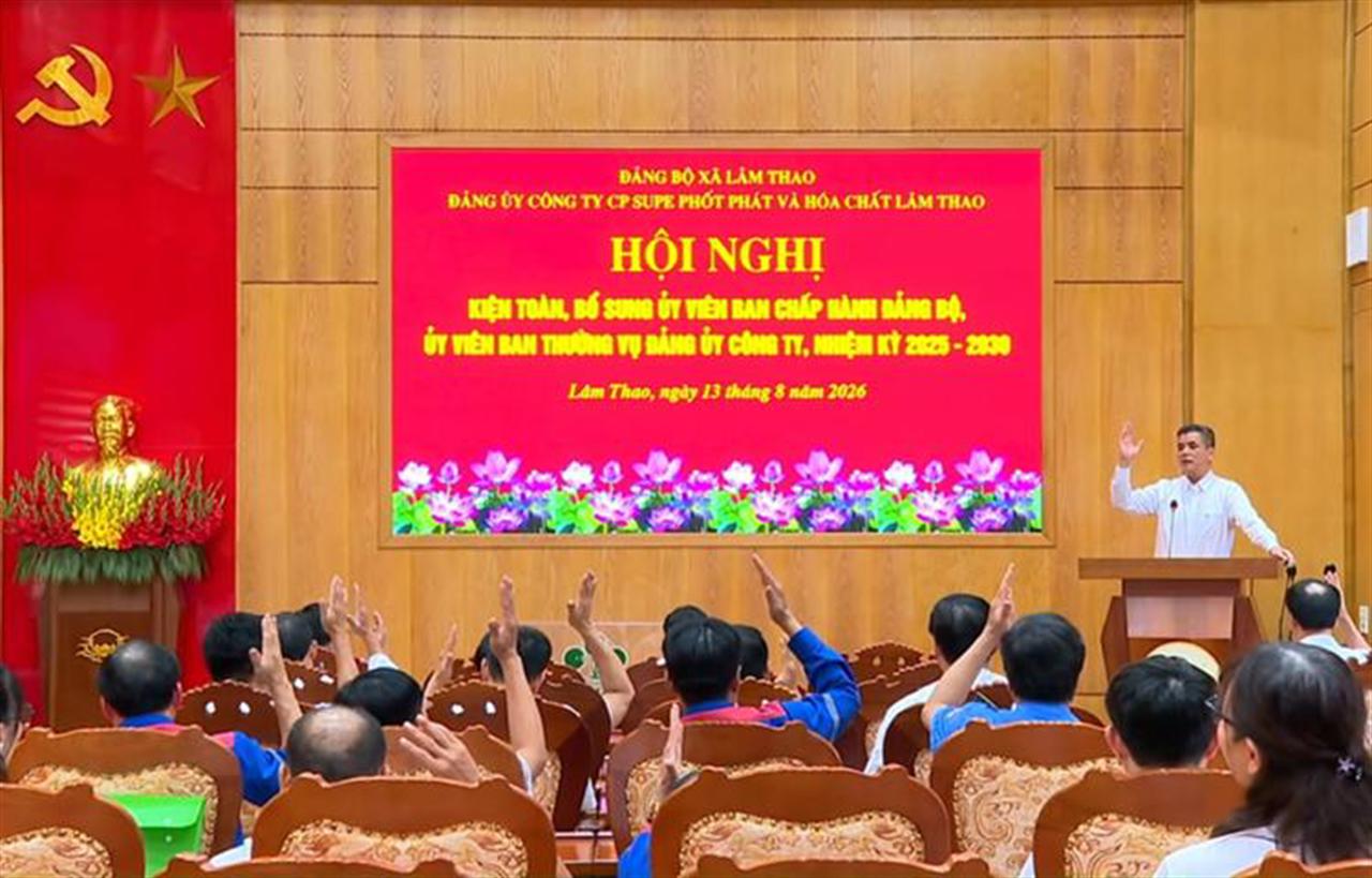 Kiện toàn nhân sự, tăng cường năng lực lãnh đạo Đảng bộ Supe Lâm Thao