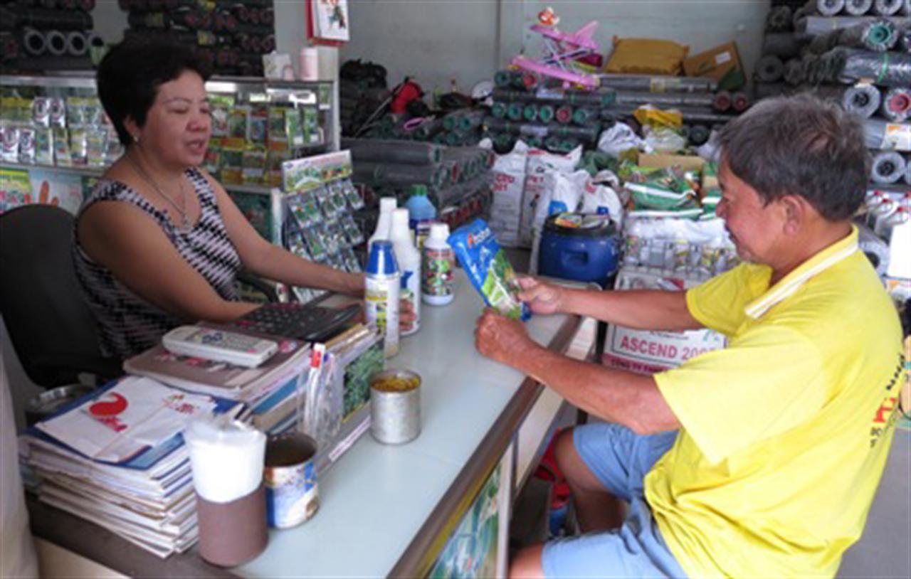 Đồng Tháp: Giá phân bón giảm