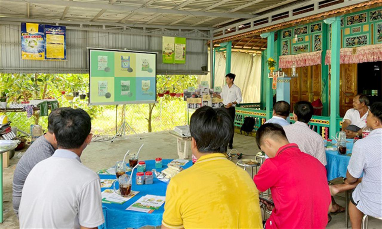 Công ty Phân bón miền Nam trình diễn sự hiệu quả của phân bón hữu cơ sinh học