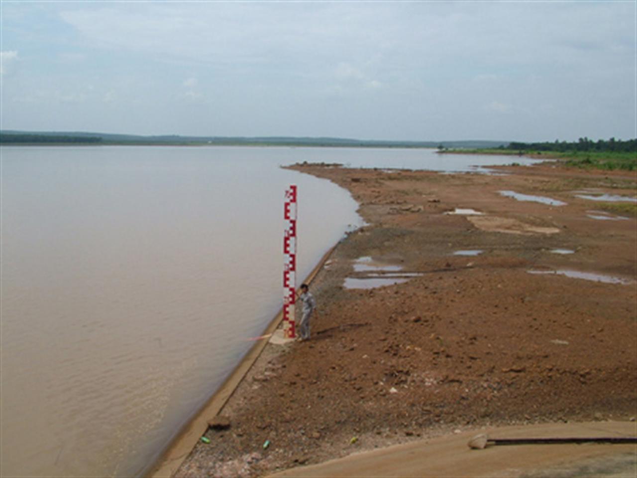 Thiếu điện ngấp nghé... báo động đỏ!