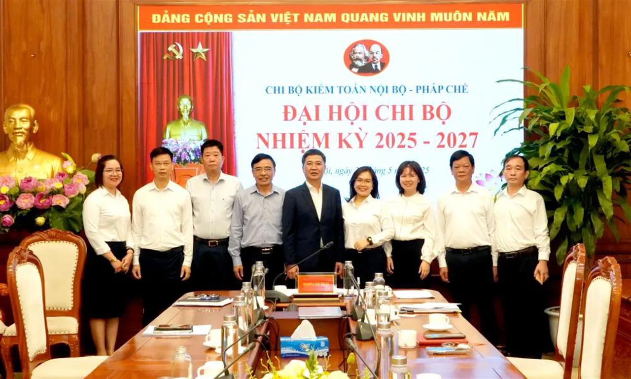 Đại hội Chi bộ Kiểm toán Nội bộ - Pháp chế nhiệm kỳ 2025 - 2027